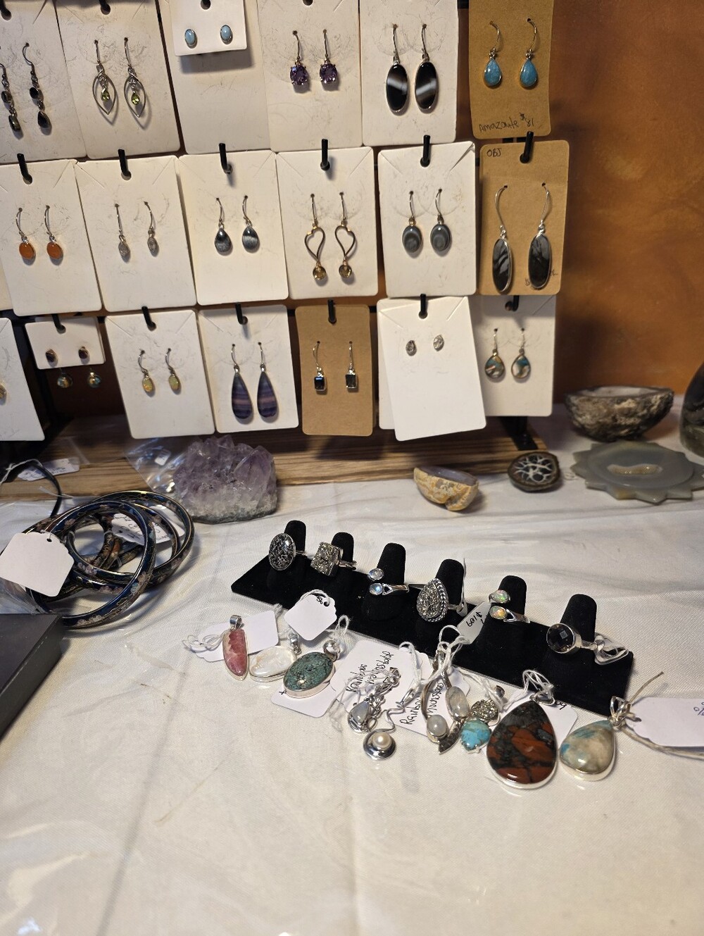 Live show listing. - Picture 2 of 2